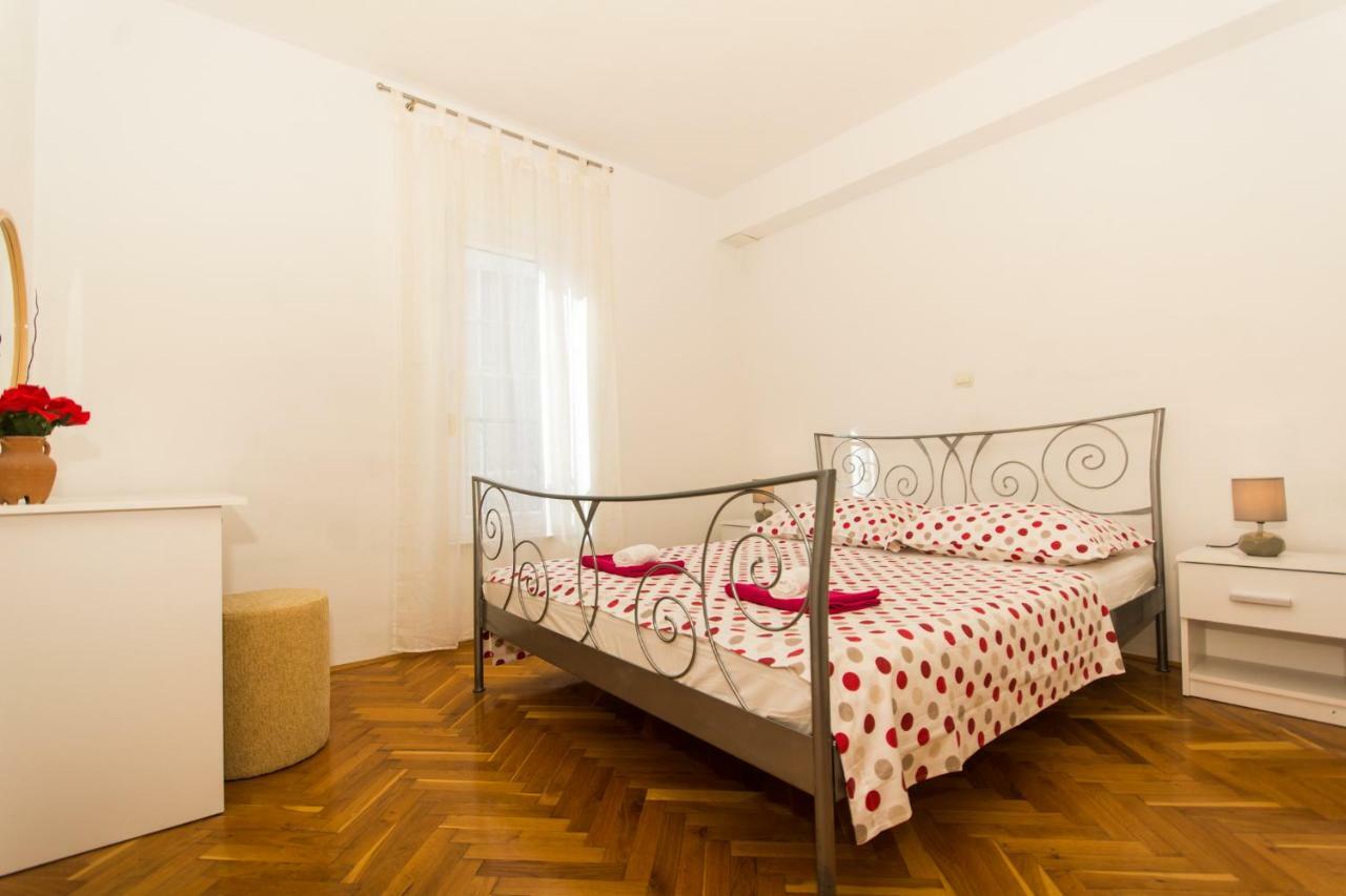 Апартаменты Apartman Ruza Трогир Экстерьер фото