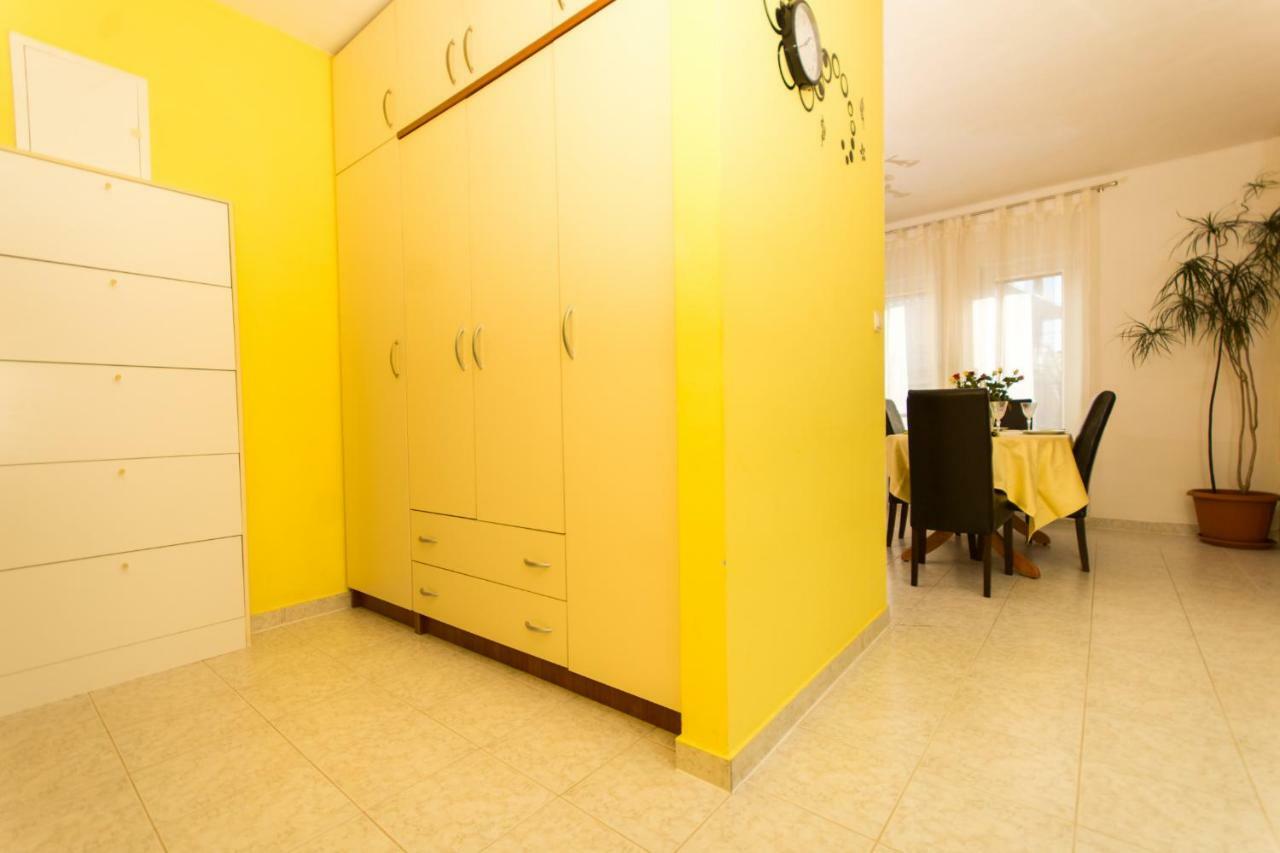 Апартаменты Apartman Ruza Трогир Экстерьер фото