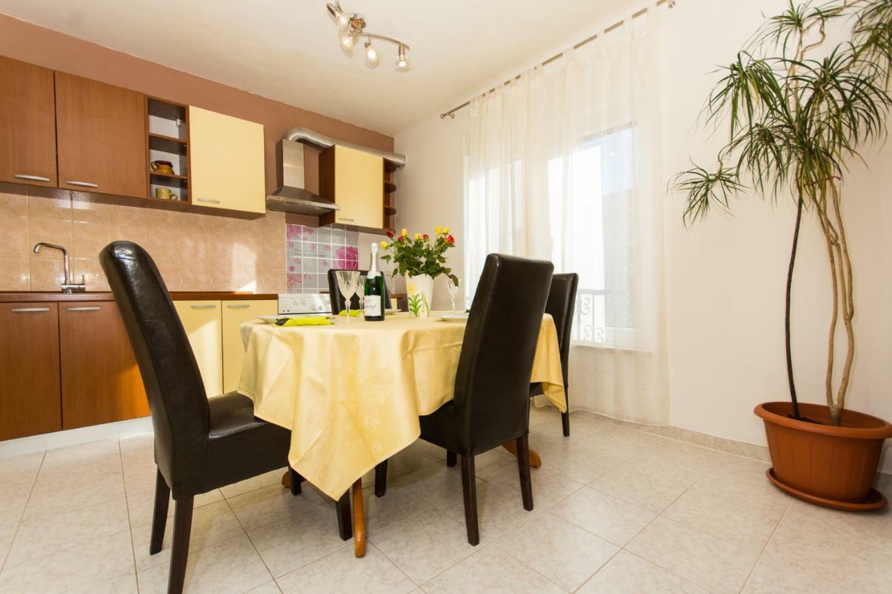 Апартаменты Apartman Ruza Трогир Экстерьер фото